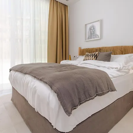 Modern With Heated Pool, Gym & Cinema Villa Marbella