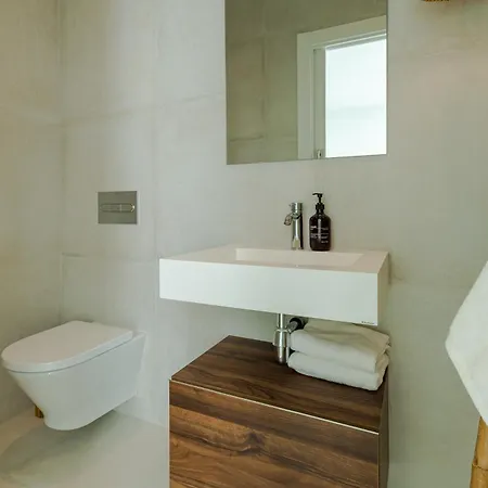 Modern With Heated Pool, Gym & Cinema Marbella